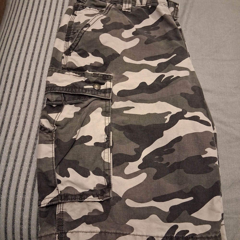 Carhartt Camo Cargo Shorts - Picture 5 of 8